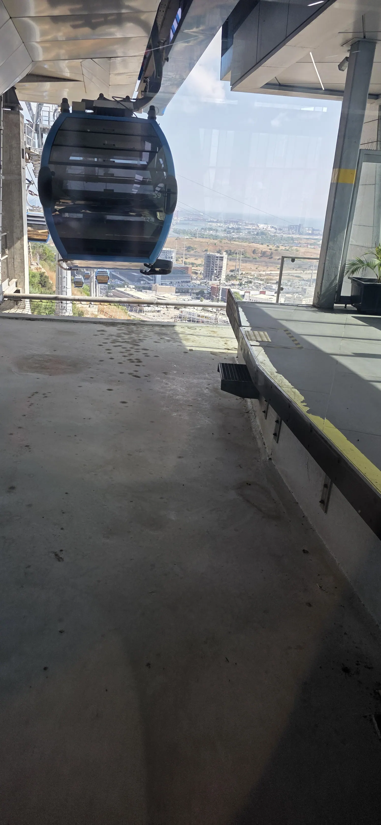 מרפסת תצפית עם נוף פתוח למיקום אירוע