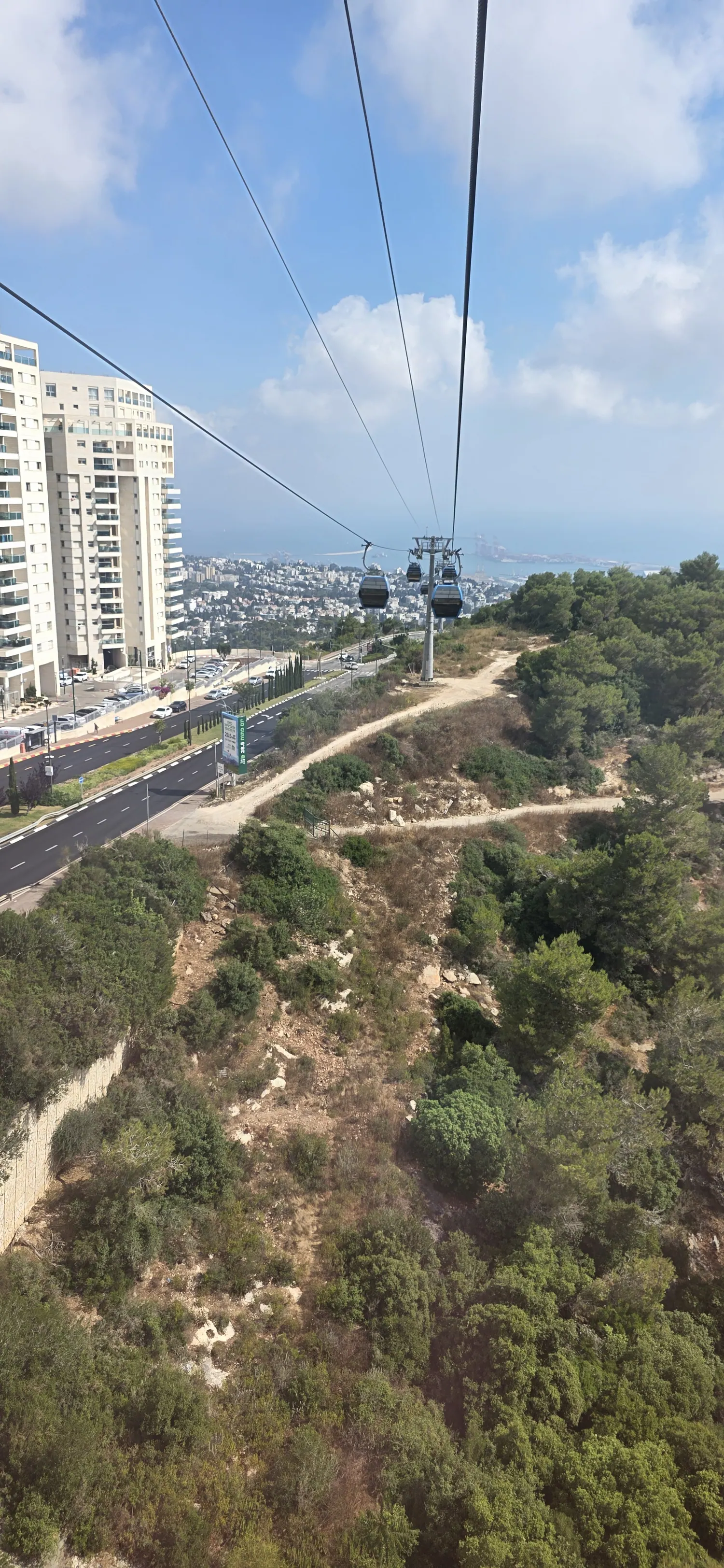 רכבל ונוף הרים למקום אירוע בשטח פתוח